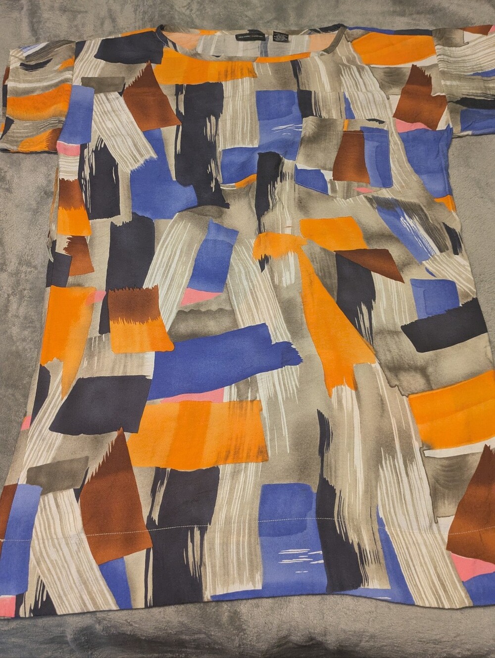 New York & Company Women’s Large Abstract Print Tunic Blouse Rayon Colorblock